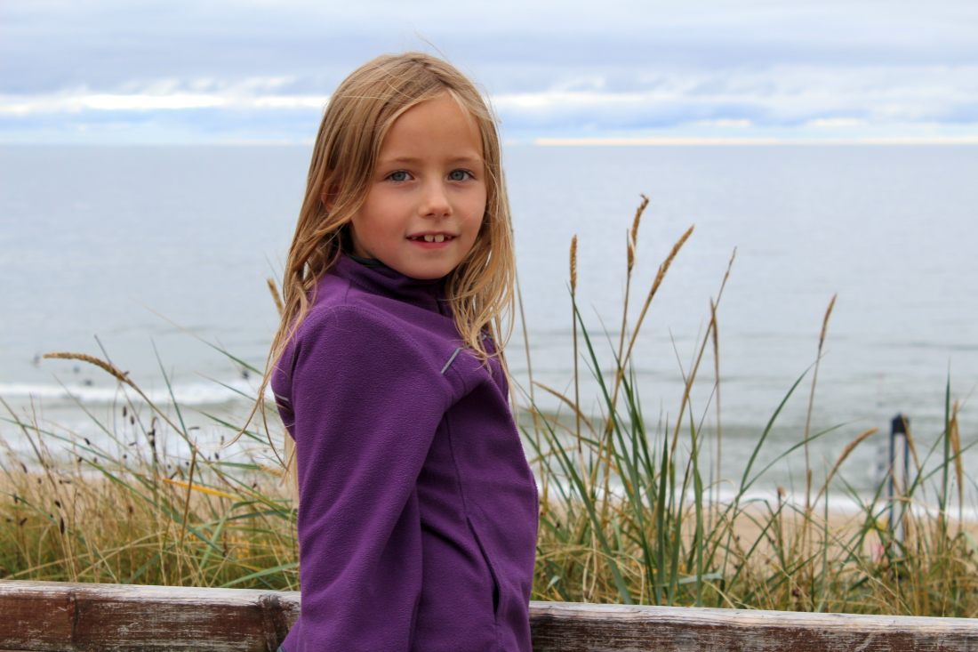 Foto von Mädchen am Meer